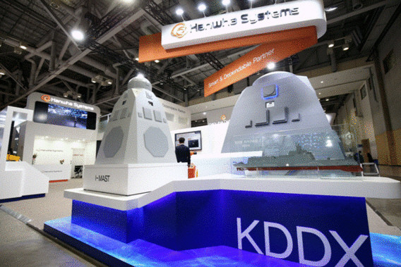한화시스템이 MADEX 2019에서 전시한 'KDDX 통합마스트(IMAST)' 이미지. ⓒ 한화시스템