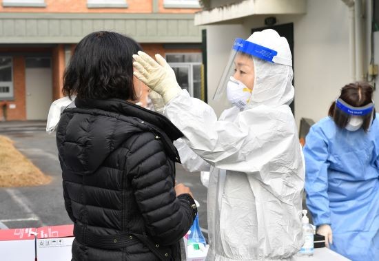 담양군은 29일 군청 전 직원을 대상으로 코로나19 전수검사를 실시했다. ⓒ 담양군