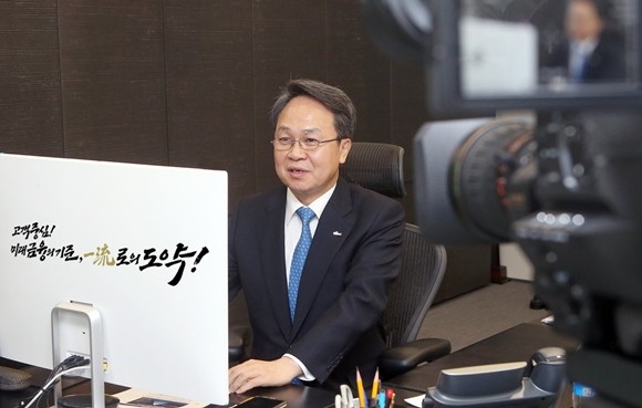 지난 5일 서울 중구 소재 본점에서 진옥동 은행장을 비롯한 임원, 본부장이 참석한 가운데 1분기 워크숍을 실시했다. ⓒ 신한은행