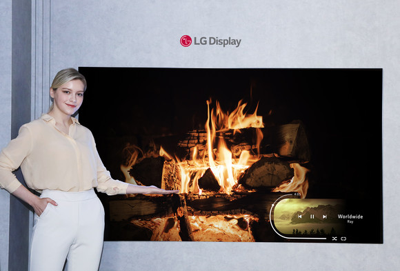 LG디스플레이가 'CES 2021'에서 화질 완성도를 높인 차세대 OLED TV 패널을 공개했다. ⓒ LG디스플레이