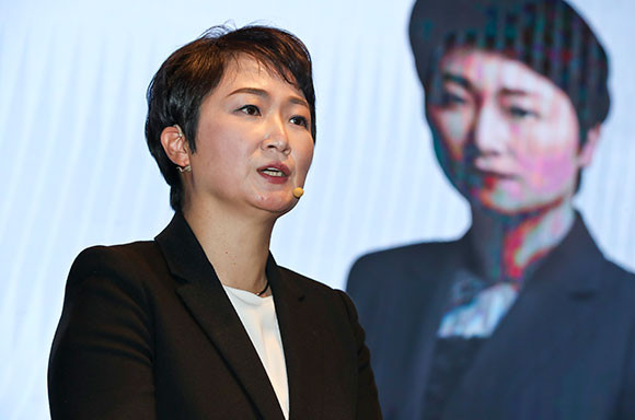 이언주 국민의힘 예비후보는 28일 가덕신공항 건립을 위해 부산시장 예비후보직 사퇴를 내걸었다. ⓒ 연합뉴스