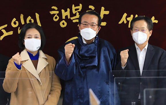 박영선 더불어민주당 서울시장 예비후보는 5일 어르신 무상급식을 약속했다. ⓒ 박영선 더불어민주당 서울시장 예비후보 선거사무소