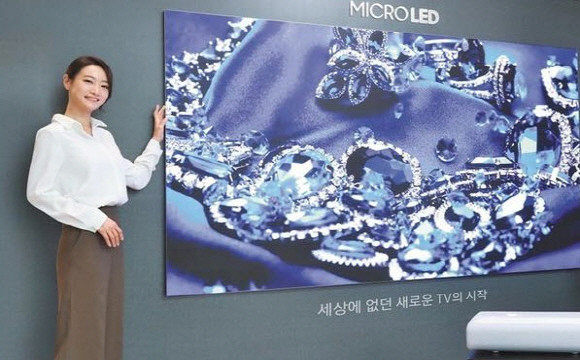 삼성전자가 마이크로 LED와 미니 LED를 통해 TV 소비자들의 시선몰이에 나선다. 사진은 마이크로 LED 상품. ⓒ 삼성전자