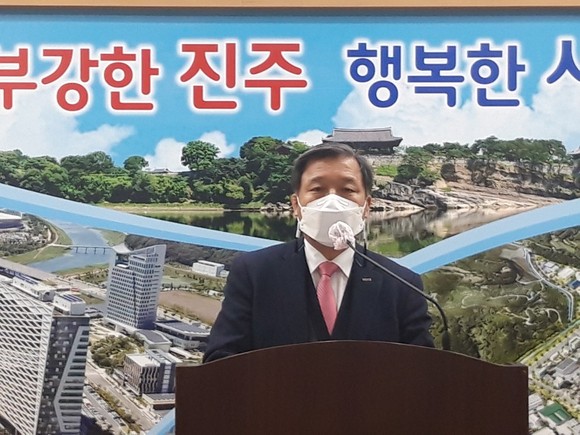 이영춘 ㈜장생도라지 대표가 진주상공회의소 회장선거 출마를 선언하고 있다. ⓒ 프라임경제