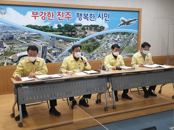 변만호 교통환경국징이 2021년 교통환경국 주요시책을 설명하고 있다. ⓒ 프라임경제