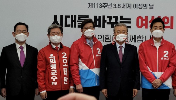 국민의힘 오태완 의령군수 후보, 박형준 부산시장 후보, 오세훈 서울시장 후보가 4‧7재보궐선거 공천장을 수여받고 있다. ⓒ 프라임경제