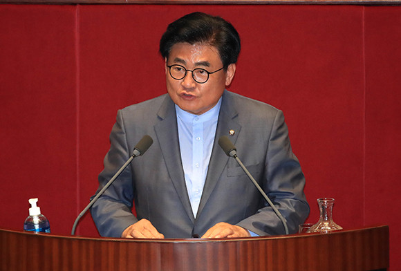 소병훈 더불어민주당 의원은 지난 22일 종합부동산세 완화 논란에 관해 비판의 뜻을 밝혔다. ⓒ 연합뉴스