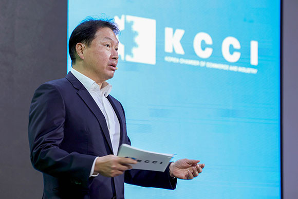 최태원 대한상공회의소 회장은 27일 기업도 환경 문제에 관심을 가져야 한다고 강조했다. ⓒ 대한상공회의소