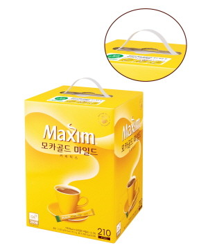맥심 커피 대규격 제품의 플라스틱 손잡이가 이달부터 종이로 교체된다. ⓒ 동서식품