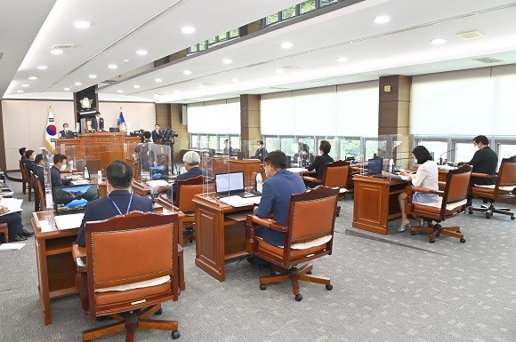 제1회 추가경정 예산안을 당초예산 보다 334억원(8.7%) 증가한 4171억원을 편성해 지난 4일 청송군의회에 제출했다. ⓒ 청송군