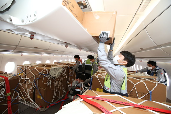 화물기로 개조한 아시아나항공 A350 여객기. ⓒ 아시아나항공