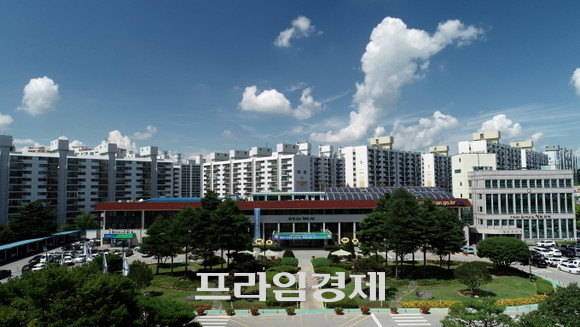 논산시청 청사 전경. ⓒ 프라임경제