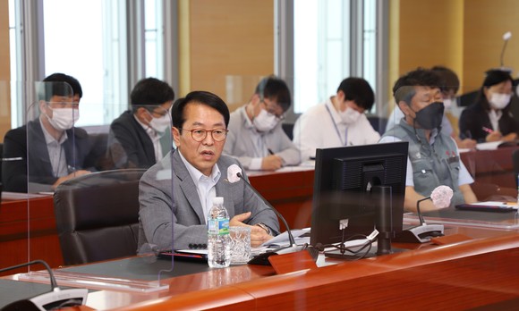 탄소중립 대응T/F 킥오프 회의를 주재하고 있는 박형덕 서부발전 사장. ⓒ 서부발전