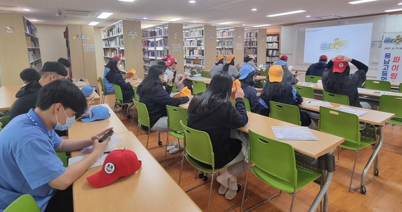 청소년 온라인 평화통일 골든벨 충남대회 모습. ⓒ 계룡시