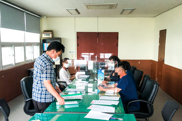 남해군이 공공급식 농산물 수급 전문조직 육성사업 설명을 하고 있다. ⓒ 남해군