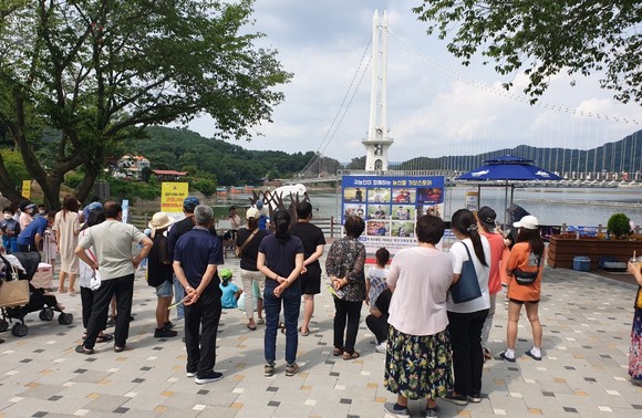 예당호 출렁다리 이동 귀농상담센터 운영 모습. ⓒ 예산군