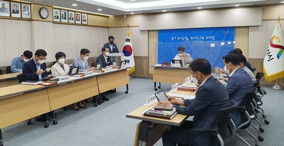 지난 12일 시청 상황실에서 열린 시정조정위원회 모습. ⓒ 서산시