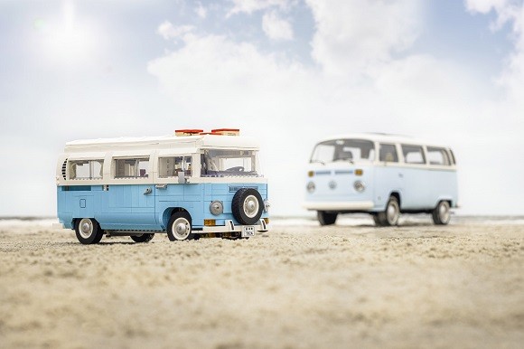 레고 폭스바겐 T2 캠퍼밴(LEGO Volkswagen T2 Camper Van, 10279). ⓒ 레고그룹