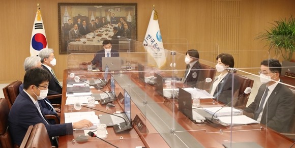 한국은행은 금융통화위원회(금통위)를 열고 현재 연 0.5%인 기준금리를 유지하기로 15일 결정했다. ⓒ 한국은행