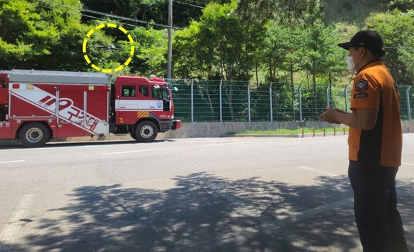 드론을 활용해 산악 조난자를 구조하고 있다. ⓒ 보령소방서