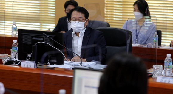 탄소중립 TF 중간보고회를 진행하고 있는 박형덕 서부발전 사장. ⓒ 서부발전