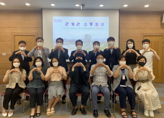광주시와 나주시, 화순군, 담양군, 함평군, 장성군은 10일 오후 시청 세미나실에서 회의를 갖고, 광주시가 제안한 대선공약 '스마트 메가시티 아리 빛고을촌' 조성 아이디어를 교환했다. ⓒ 광주광역시