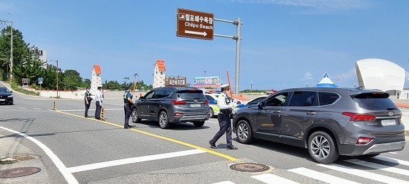 포항북부경찰서(서장 박봉수)는 차량이 증가하는 여름 휴가철 음주사고 예방을 위해 교통·지역경찰 총 10명의 경력을 배치해 특별단속에 나섰다. ⓒ 포항북부경찰서