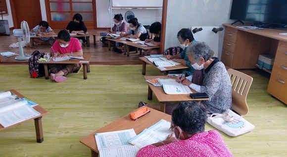 예산군 삽교읍 상하문해교실 수업 모습. ⓒ 예산군