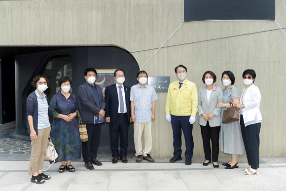 창작예술촌 1호에서 곽재구 창작의 집 '정와(靜窩)' 입주식을 가졌다. ⓒ 순천시