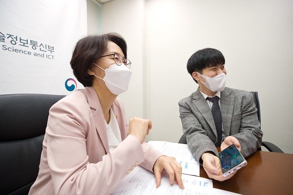 임혜숙 과학기술정보통신부(이하 과기정통부) 장관은 이날 오전 10시, 청년 스타트업 대표 및 SW개발자 등을 만나 디지털 분야 청년 지원정책 수립을 위한 간담회를 가졌다. ⓒ 과학기술정보통신부