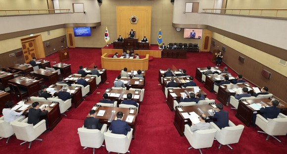 지난 7일 충북도의회 제393회임시회 2차 본회의 개최모습. ⓒ 의회사무국