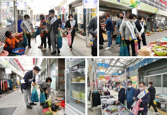 전통시장 장보기 행사 모습. ⓒ 의회사무국
