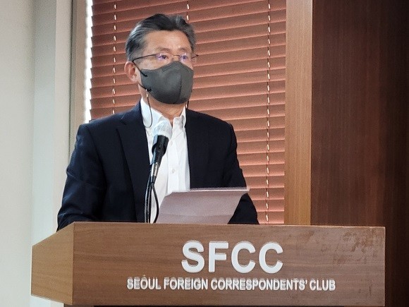 이의춘 한국인터넷신문협회 회장이 모두 발언을 하고 있다. ⓒ 한국인터넷신문협회