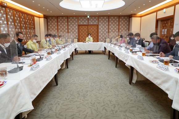 지난 28일 항만친수시설 기본계획 수립용역 중간보고회 개최모습. ⓒ 당진시