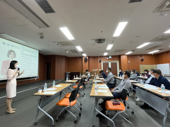 남해군이 2022년 방문의 해를 맞아 친절교육을 실시하고 있다. ⓒ 남해군