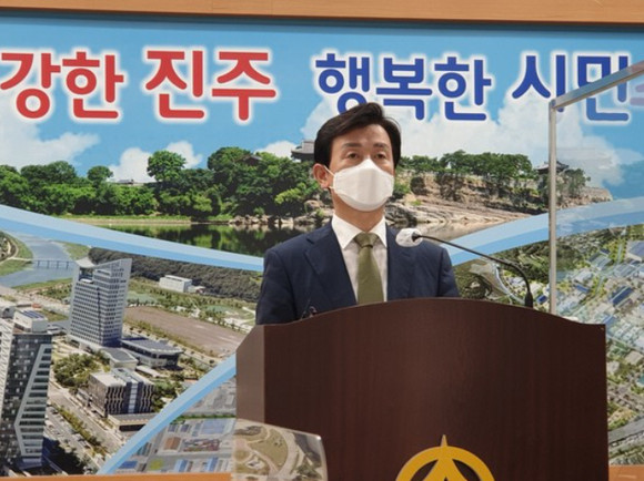 조규일 시장이 2023 아시아역도선수권대회 유치 확정을 공표하고 있다. ⓒ 프라임경제