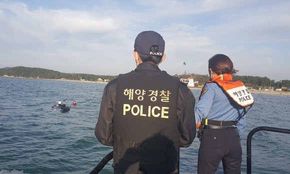 카이트 보드 익수자 구조 모습. ⓒ 보령해경