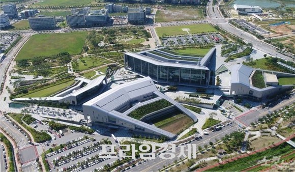 충남도청 청사 전경. ⓒ 프라임경제