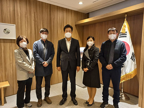 오세훈 서울시장과 김현아 전국장애인거주시설 이용자부모회가 지난 29일 면담을 가졌다. ⓒ 전국장애인거주시설 이용자부모회