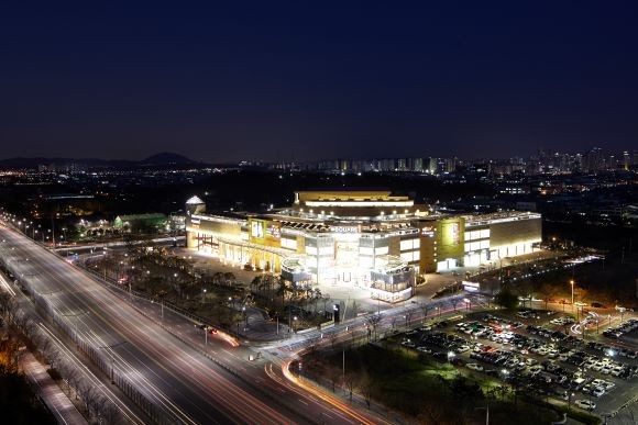 인천 서남권에 위치한 초대형 복합쇼핑몰 스퀘어원 전경. ⓒ 서울IR
