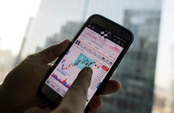 금감원은 부적격 유사투자자문업체에 대해 운영 사이트 차단 등 강경대응에 나설 것이라 밝혔지만, 업계는 실효성이 미미할 것이라며 냉소적인 반응이다. ⓒ 연합뉴스