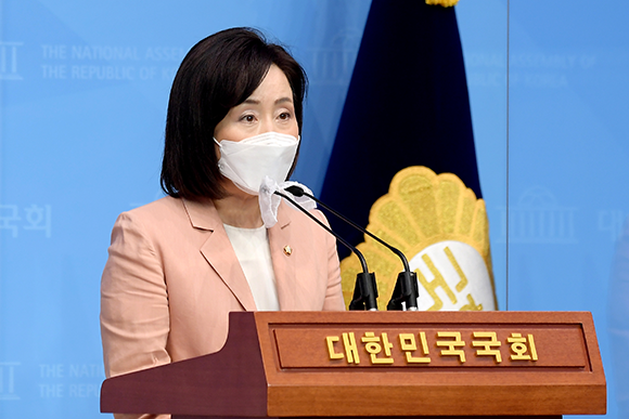 국민의힘 의원인 전주혜 선대위 대변인은 이재명 더불어민주당 대선 후보가 백현동 주민에게 사죄하라고 촉구했다. ⓒ 연합뉴스