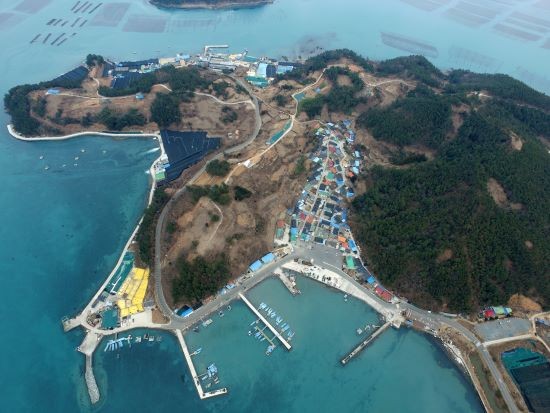 2021년 어촌뉴딜300사업에 선정된 완도 약산면 어두항 전경. ⓒ 완도군