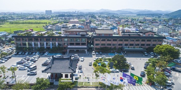 부여군청 청사 전경. ⓒ 프라임경제