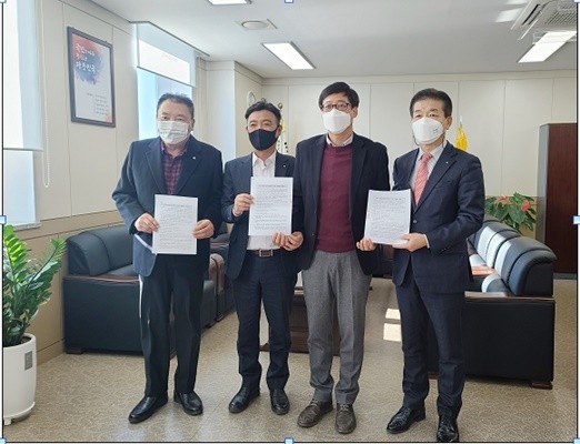 여수상공회의소와 여수고용노동지청은 지난 12월29일 청년내일채움공제 위탁운영 약정에 이어 1월14일에 청년일자리 도약장려금 약정을 체결했다. ⓒ 여수상의