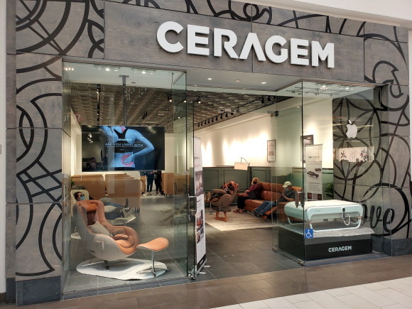세라젬이 미국 캘리포니아 LA 지역의 주요 거점에 직영 체험 매장 3곳을 동시 오픈했다. © 세라젬