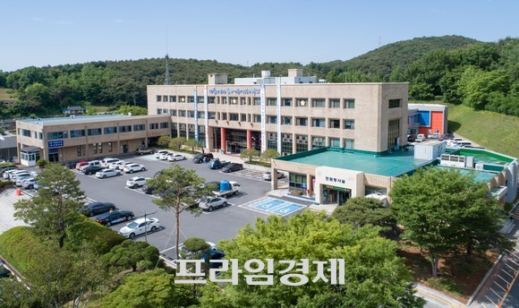 청양군청 청사 전경. ⓒ 프라임경제
