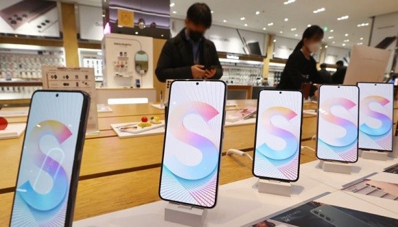 이날부터 갤럭시 S22 시리즈 사전개통이 시작된다. ⓒ 연합뉴스