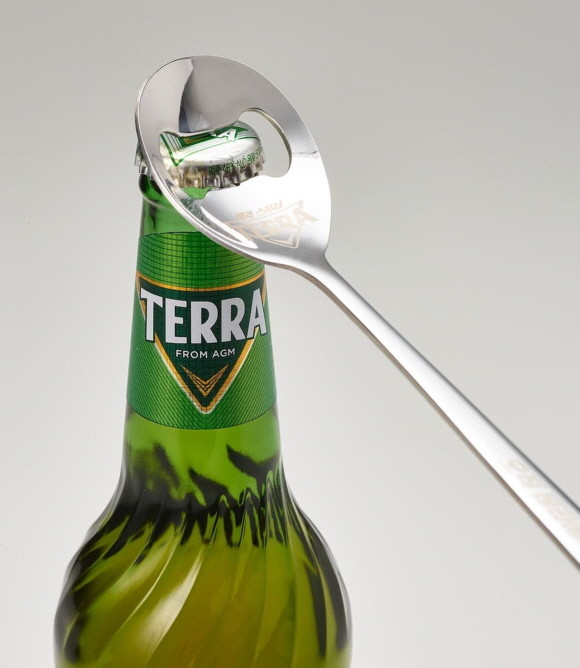 하이트진로가 '청정라거-테라'에 가장 적합하게 특별 개발한 '스푸너'를 출시한다. © 하이트진로