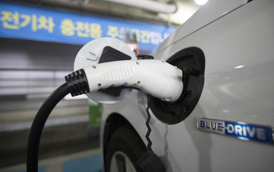 환경부와 지방자치단체가 2022년 전기차 보조금 기준을 확정했다. ⓒ 연합뉴스